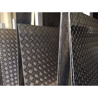 Ốp sàn inox nhà bếp