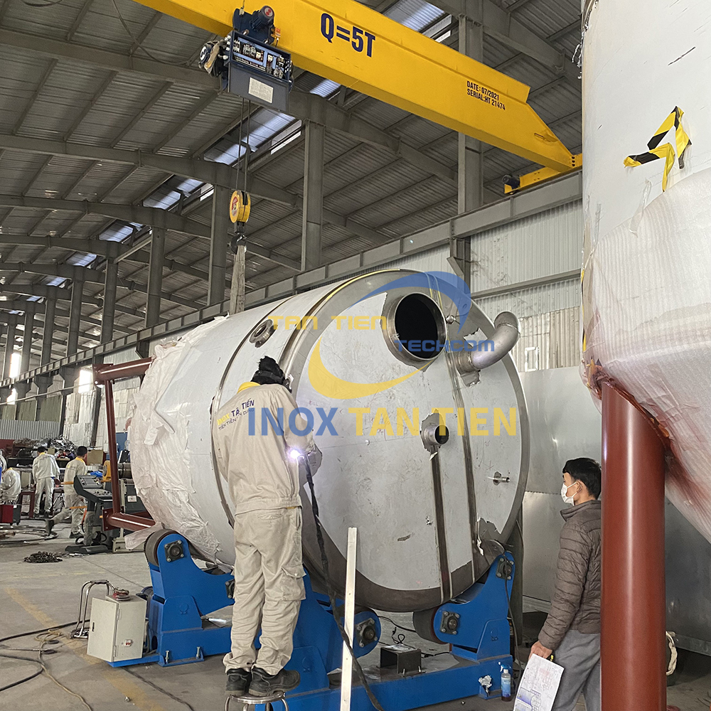 Gia c&ocirc;ng bồn inox 304 theo y&ecirc;u cầu 