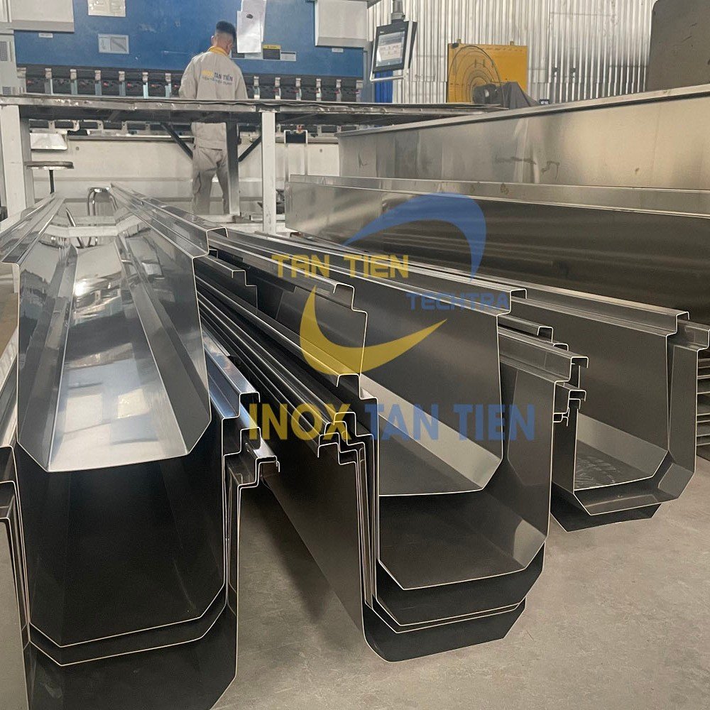 Gấp chấn m&aacute;ng inox 