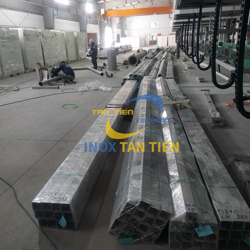 Ống inox c&ocirc;ng nghiệp dạng vu&ocirc;ng