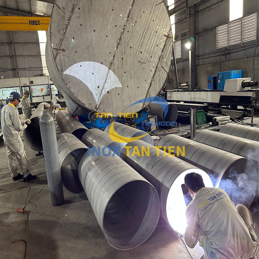 Ống inox c&ocirc;ng nghiệp dạng h&agrave;n